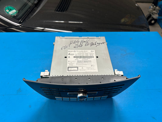 Radio W204 A2049004306-2