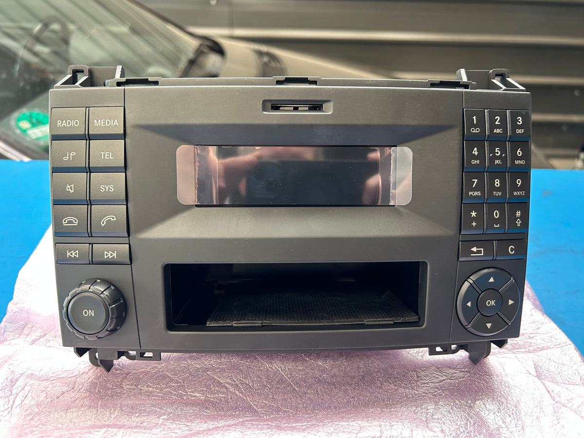 Radio Sprinter Radio / CD-Player / DVD-Player / Navigation mopf A9069000004 NEU!