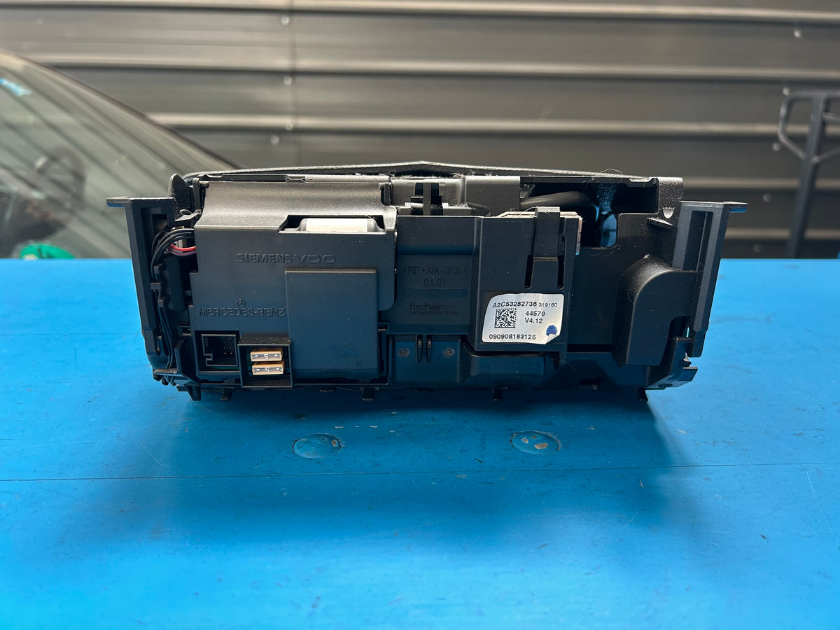 Navigation Display / Bildschirm W204 A20482046979F45 3